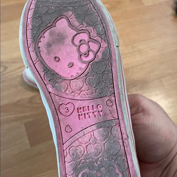 Hello Kitty quilted high-top sneakers in gold with pink laces. Size 3 - Picture 11 of 11